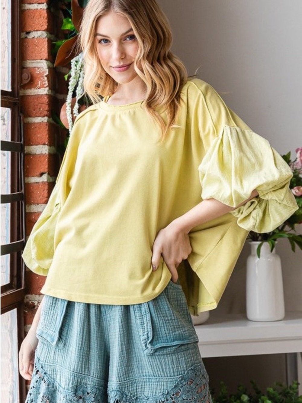 NWOT Oli & Hali Lime Bubble Sleeves Top Medium